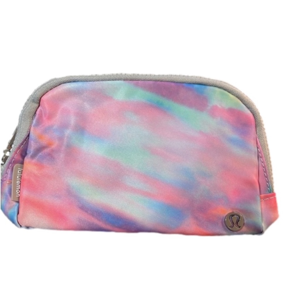 Lululemon Everywhere Belt Bag 1L Prism Wash Limited Edition Rainbow Tie Dye - Picture 8 of 8